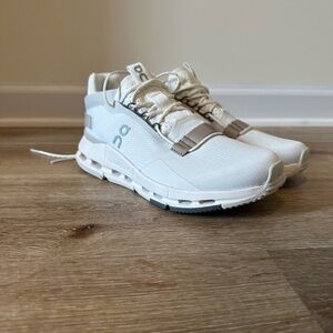 NWOT On Women’s Cloudnova 2 Running Shoes